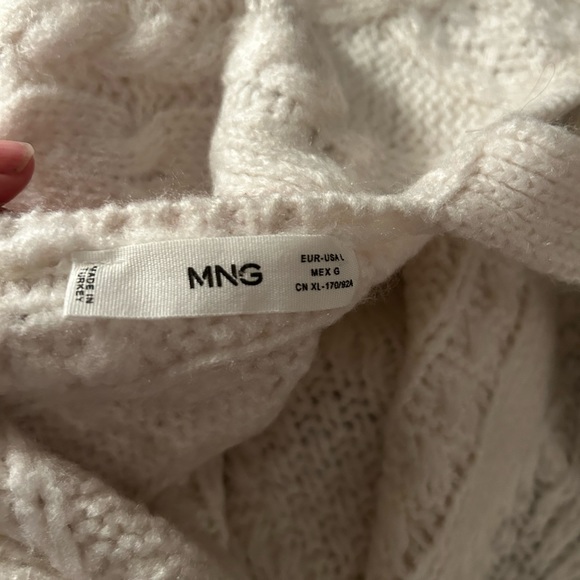 NWOT MNG open back sweater. - Picture 14 of 15